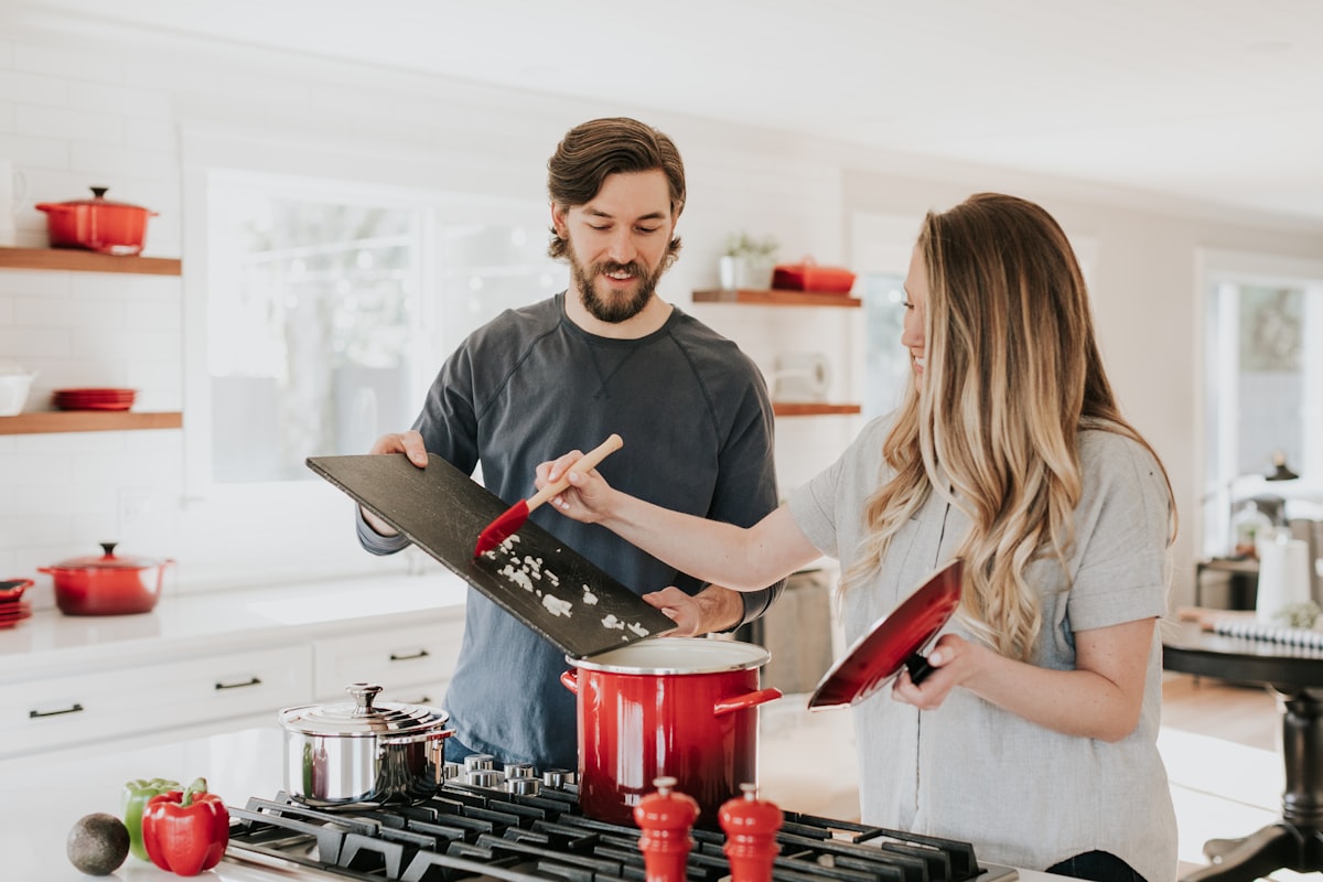 Travertin cuisine : crédence, sol et plan de travail